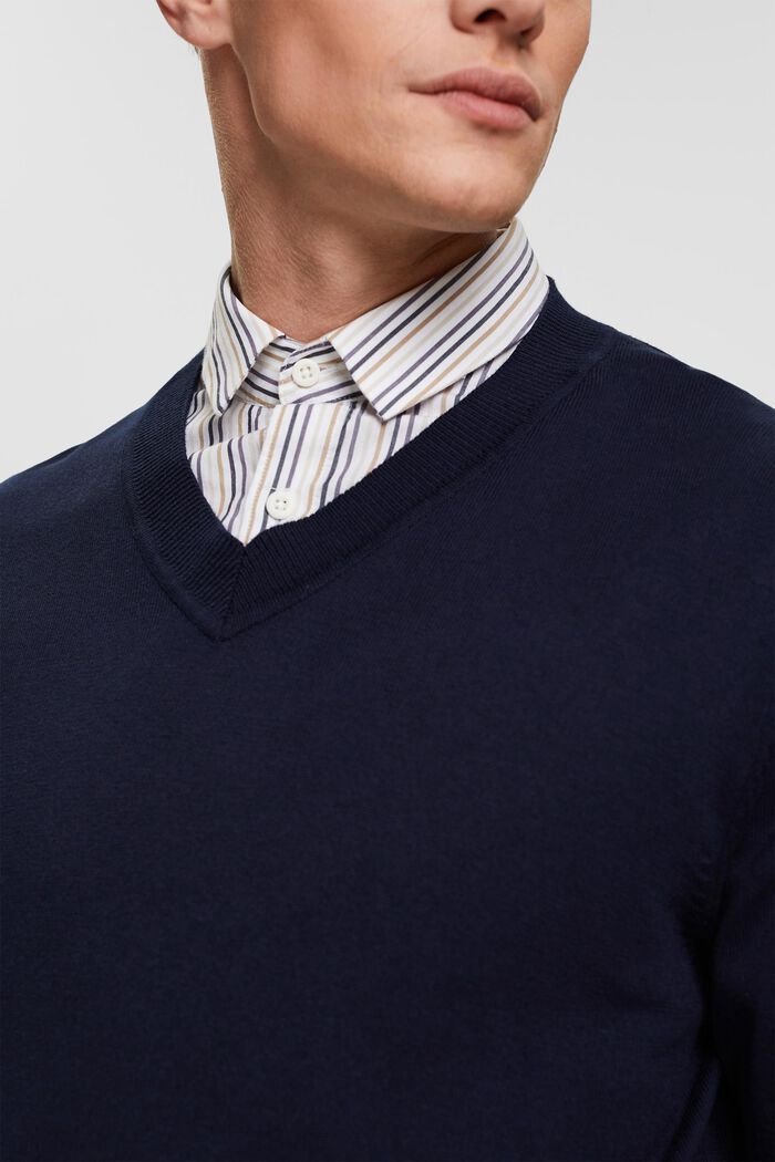 Strickpullover mit V-Ausschnitt