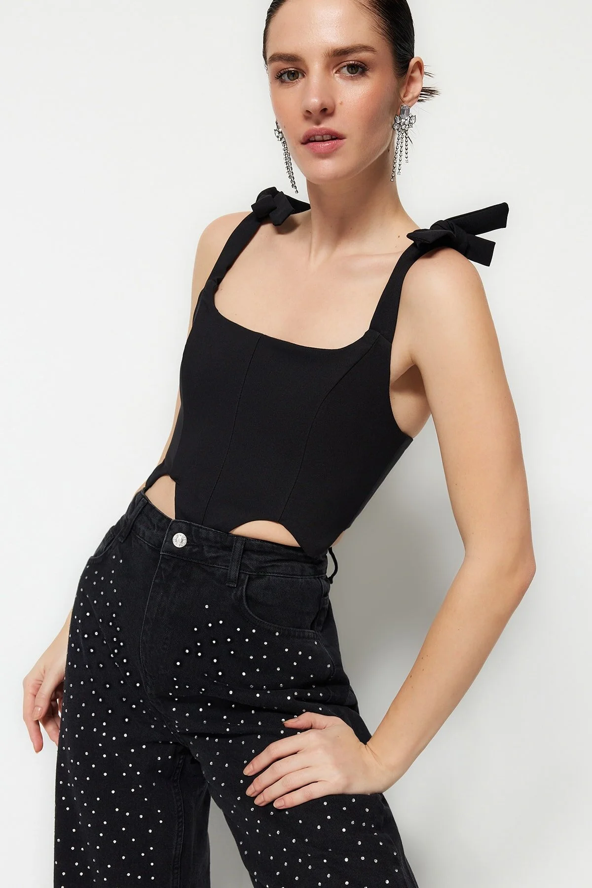Trendyol Collection  Schwarzes, bauchfreies Bustier mit BügelTPRSS22BS0024