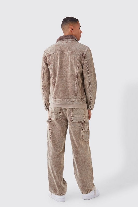 Cord-Jacke mit Acid-Waschung und Borg-Kragen in Braun