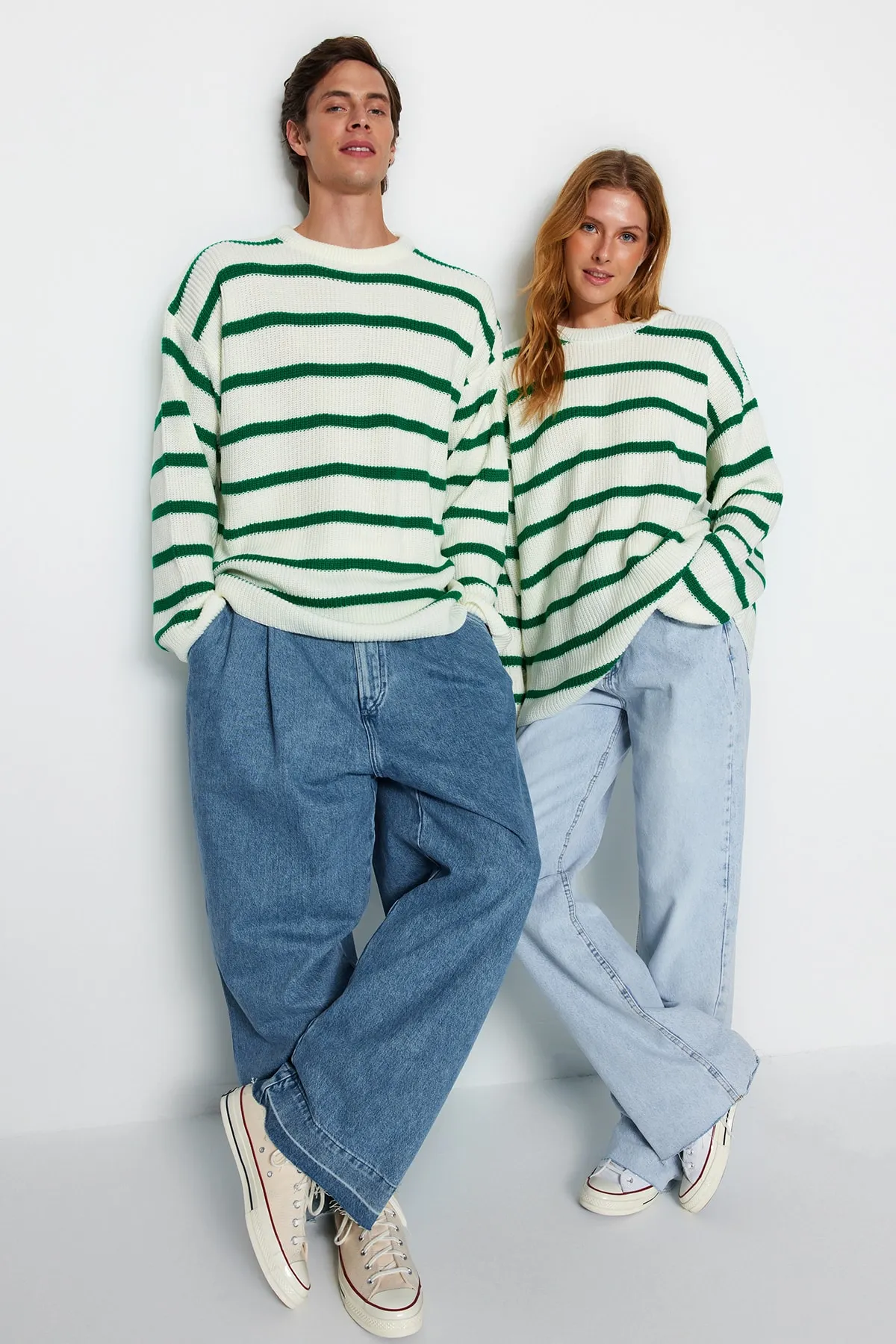 Trendyol Collection  Grüner Unisex-Strickpullover in Oversize-Passform, weiter Passform, Rundhalsausschnitt, TMNAW23KZ00285