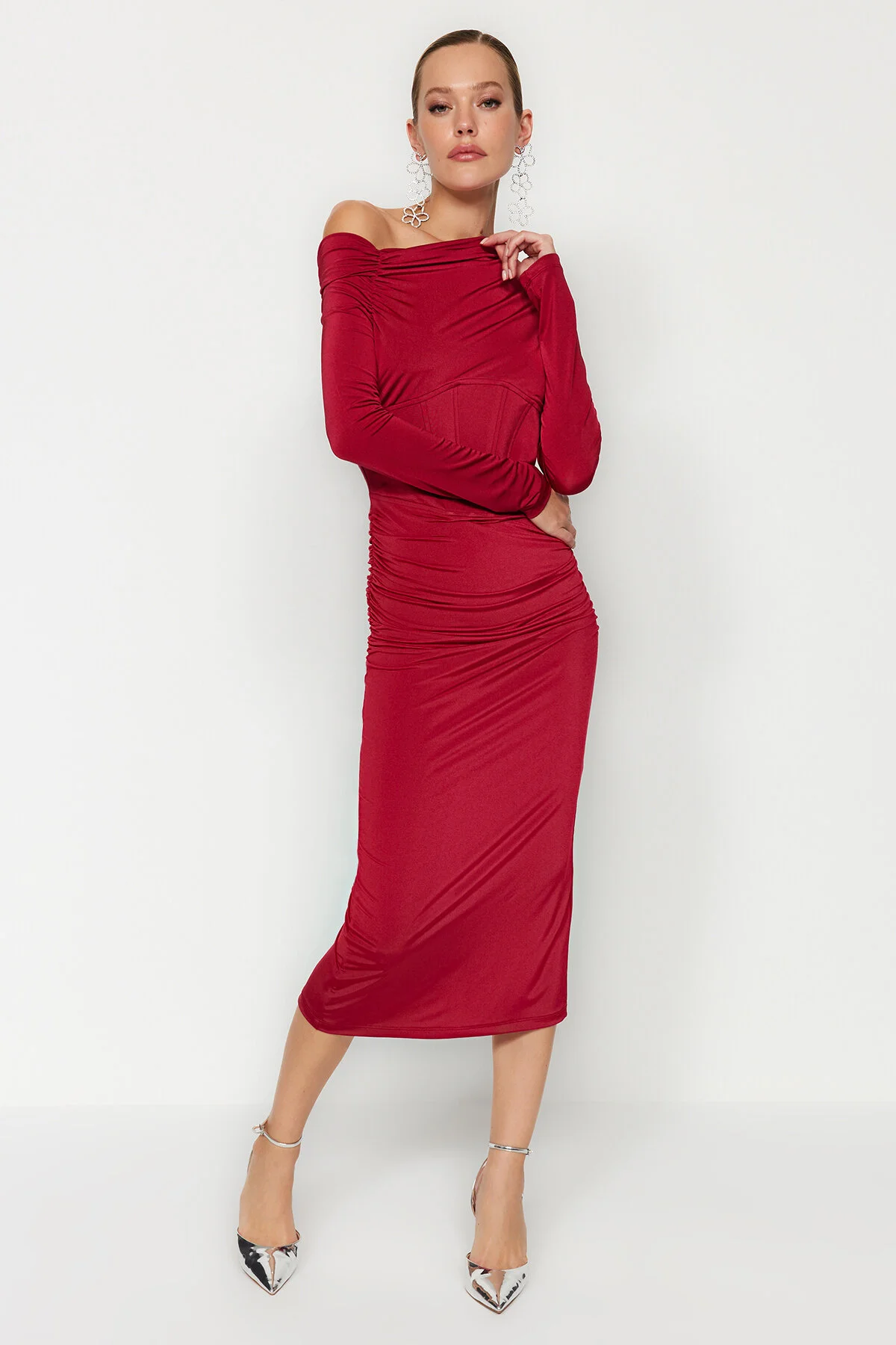 Trendyol Collection  Burgunderfarbenes, tailliertes, gestricktes Korsett mit detailliertem, elegantem Abendkleid TPRAW24EL00053