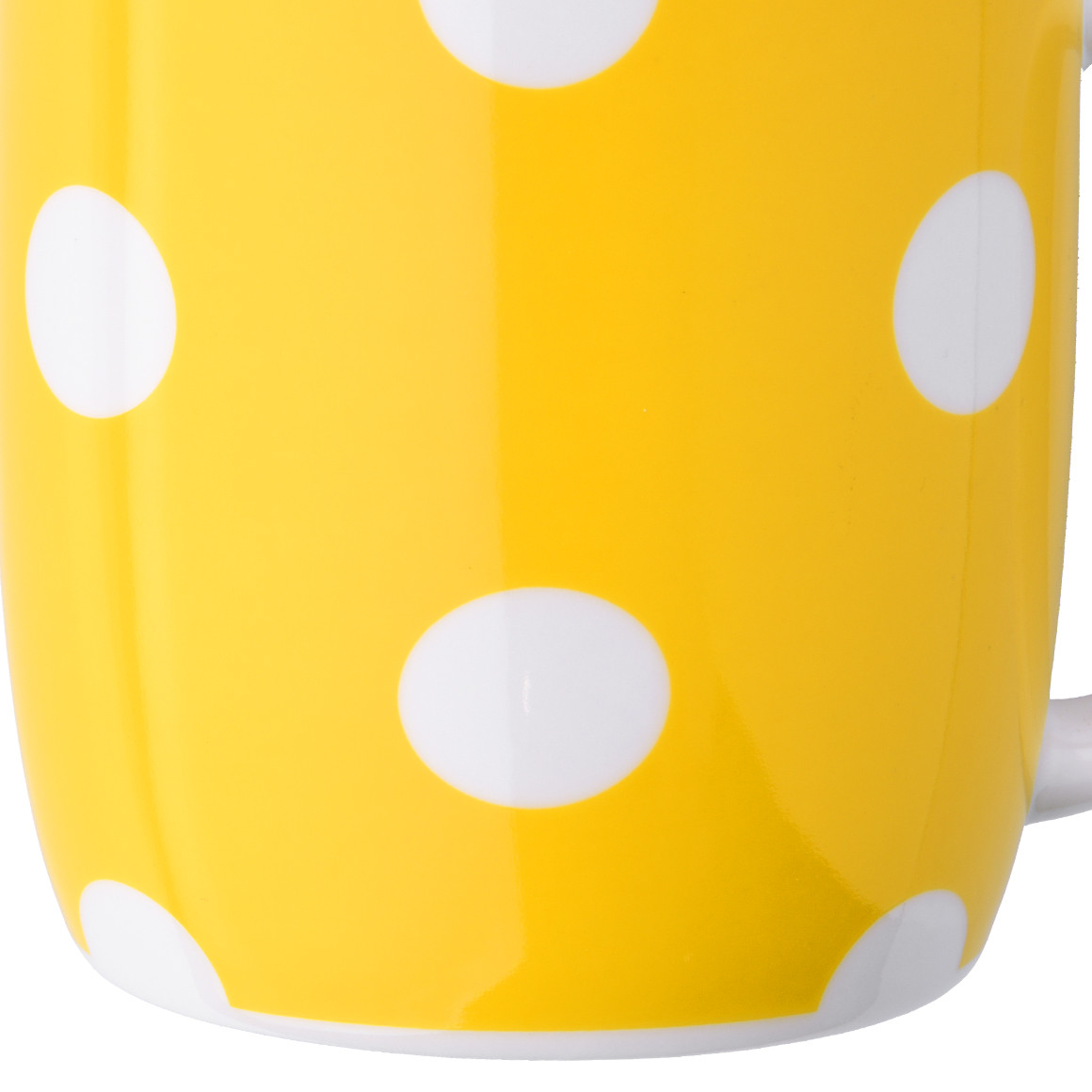 Tasse mit weißen Punkten