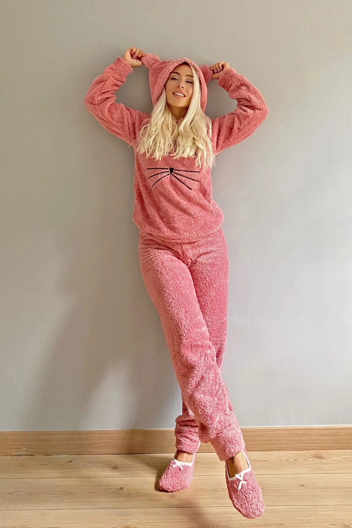 Pijamaevi  Rosa Meow gemustertes Vollplüsch-Pyjama-Set für Damen
