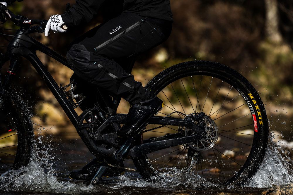 dirtlej Trailscout Waterproof long - MTB Hose kaufen | Bike-Discount