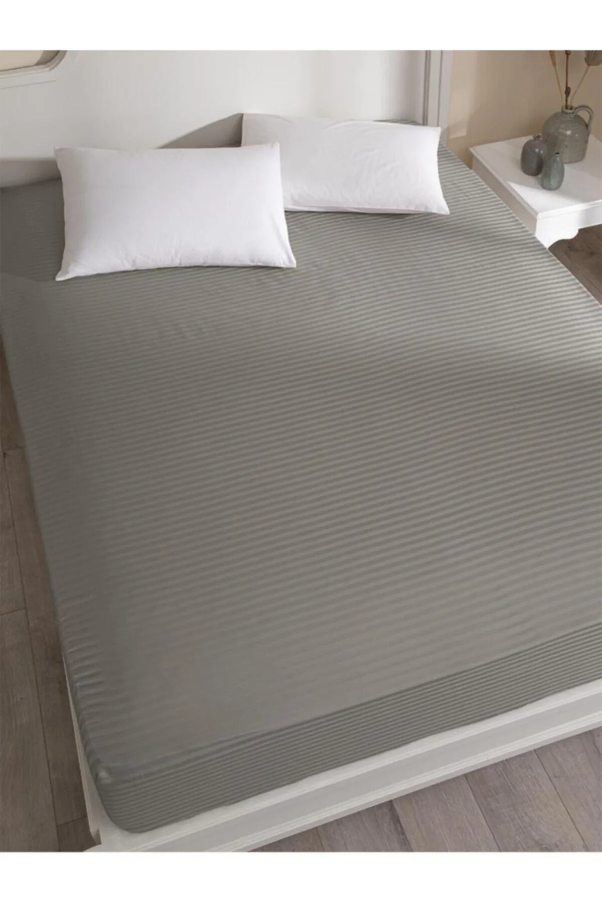 Karna Home  Gestreiftes Doppel-Spannbettlaken aus Baumwollsatin, 180 x 200 cm