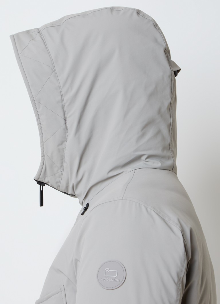 Woolrich Arctic stepēta parka ar dūnu pildījumu un kapuci