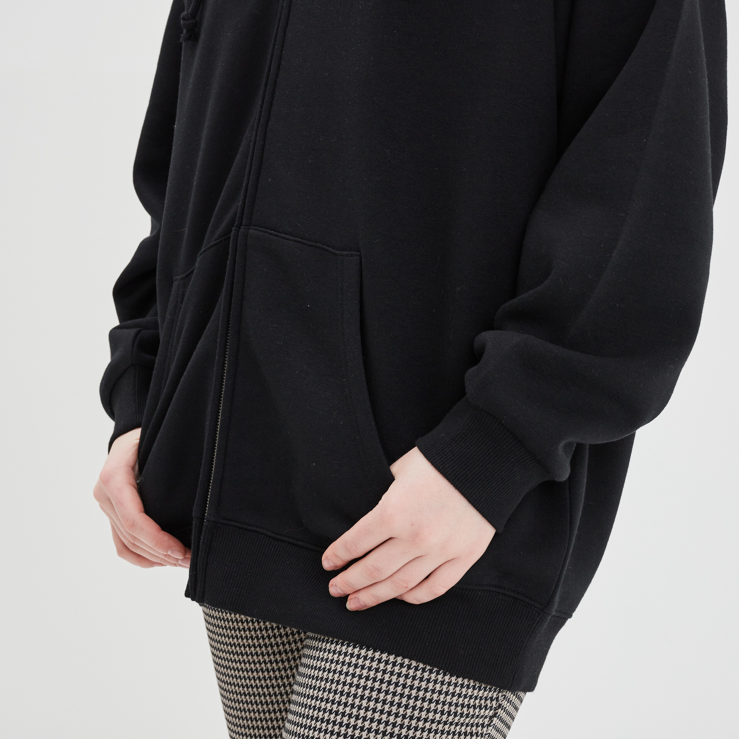 Sweat zippé à capuche oversize mi-long noir femme | La Halle