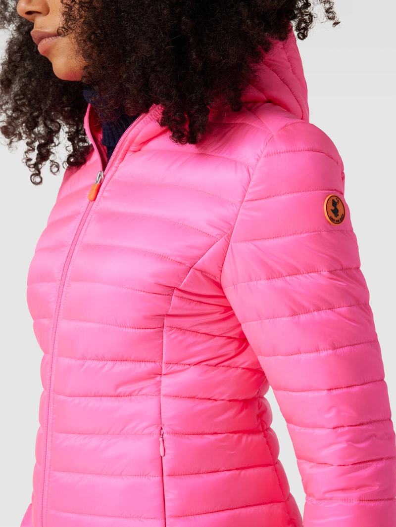 Steppjacke mit Label-Patch Modell 'KYLA' in neon pink