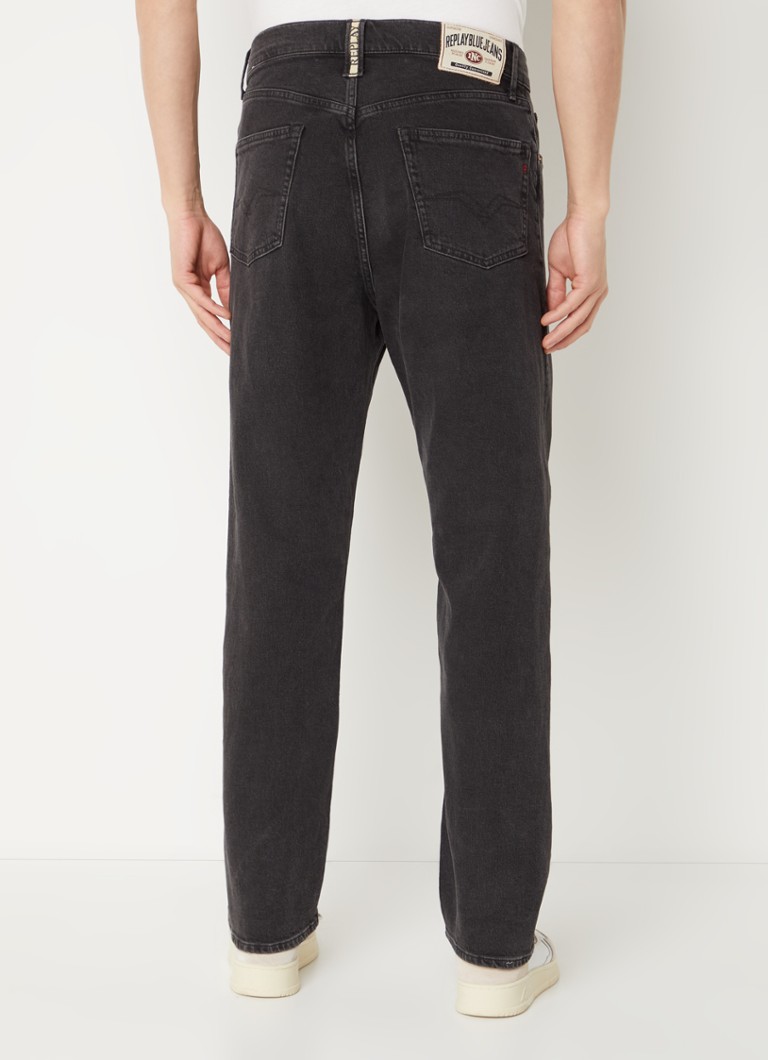 Jeans a gamba dritta con lavaggio colorato.