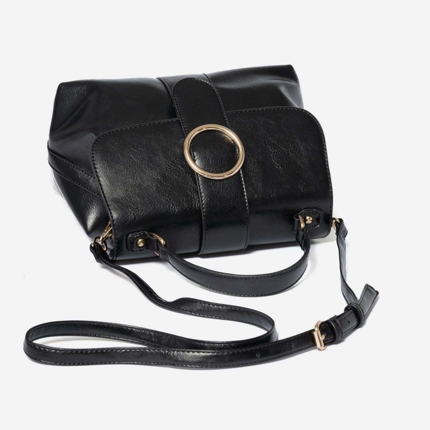 Sac à main noir avec boucle ronde métal