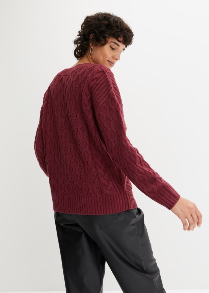 Strickpullover mit Zopfmuster