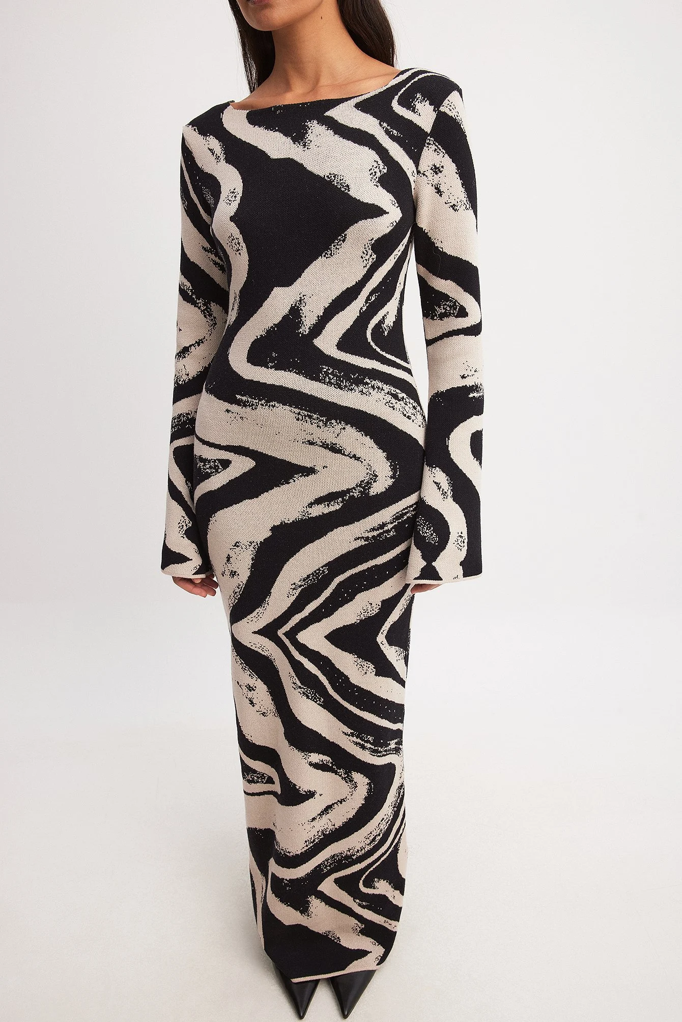 Maxi-Strickkleid mit weiten Ärmeln