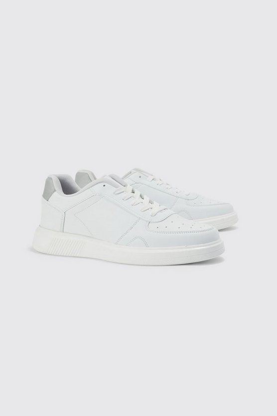 Sneaker mit Detail aus Kunstleder