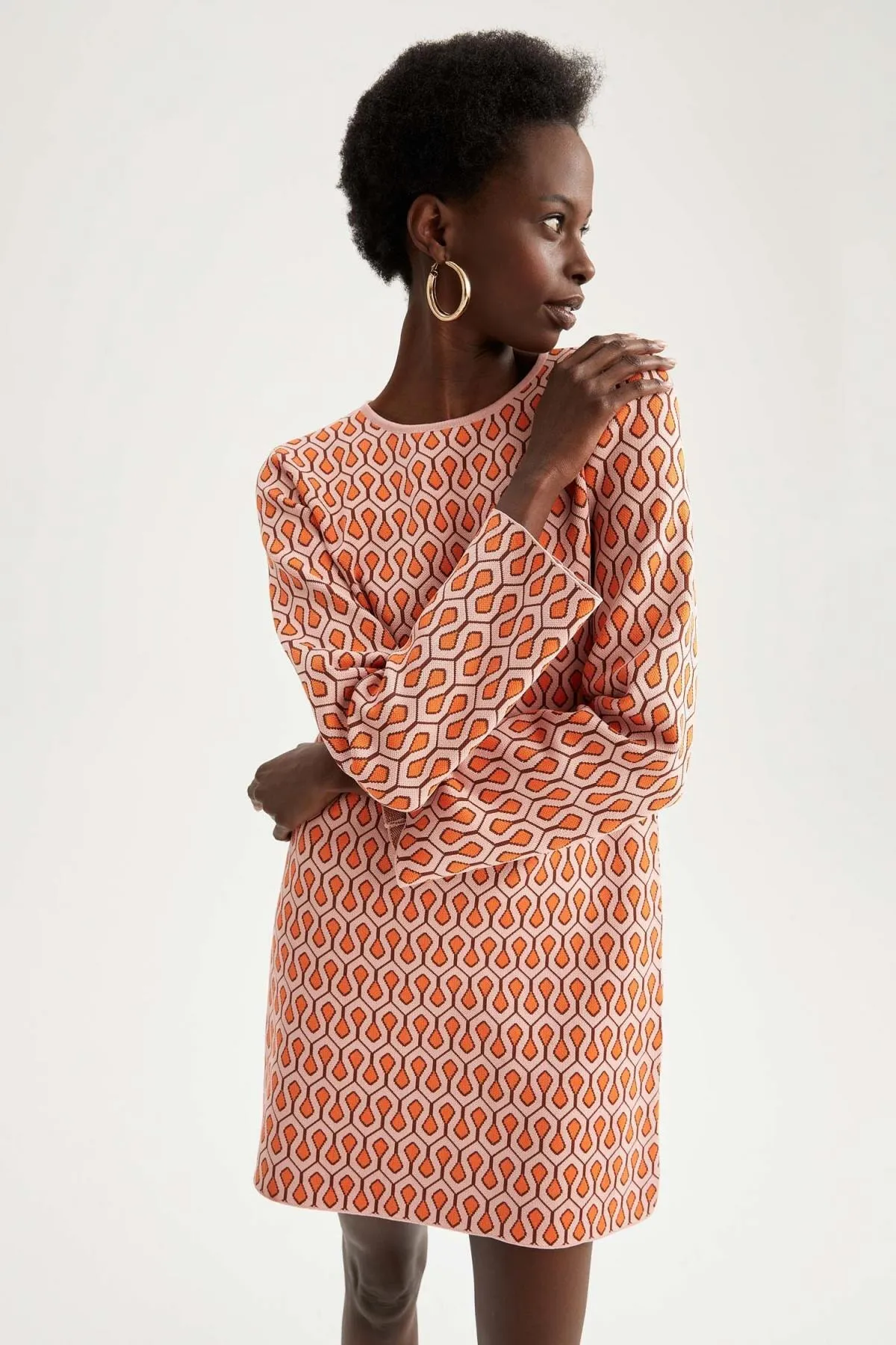 DeFacto  Langärmliges Minikleid aus Jacquard-Strick mit normaler Passform und Rundhalsausschnitt