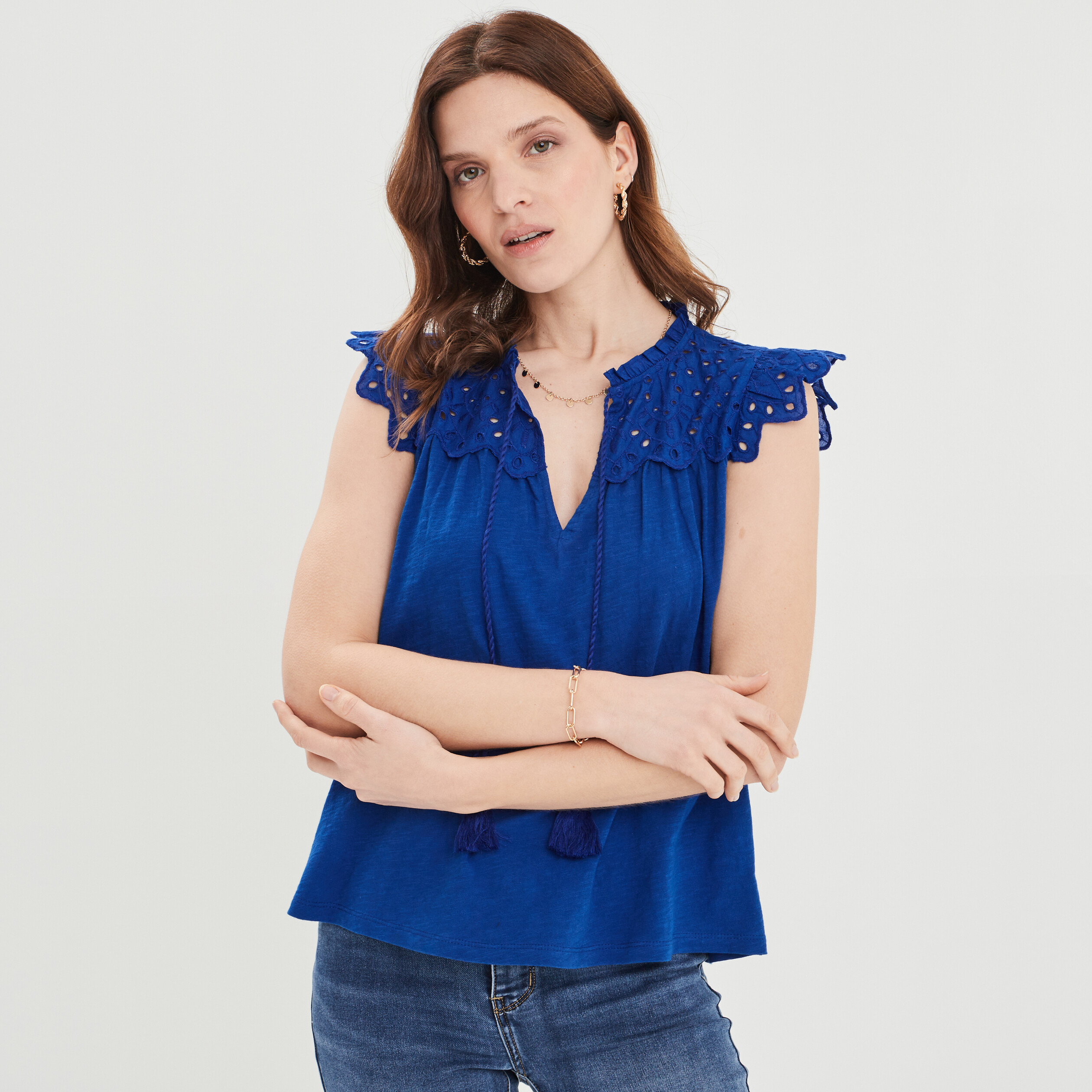 T-shirt broderie anglaise et cordons bleu electrique femme | La Halle