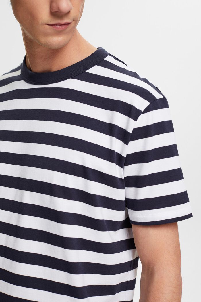 Gestreiftes T-Shirt mit Rundhalsausschnitt