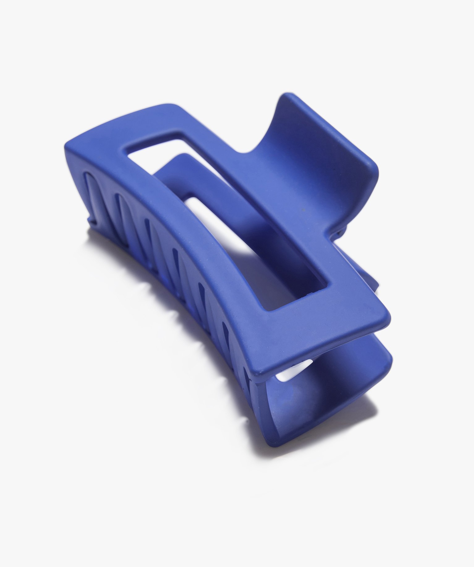 Pince crabe femme forme rectangle mate bleu | GEMO
