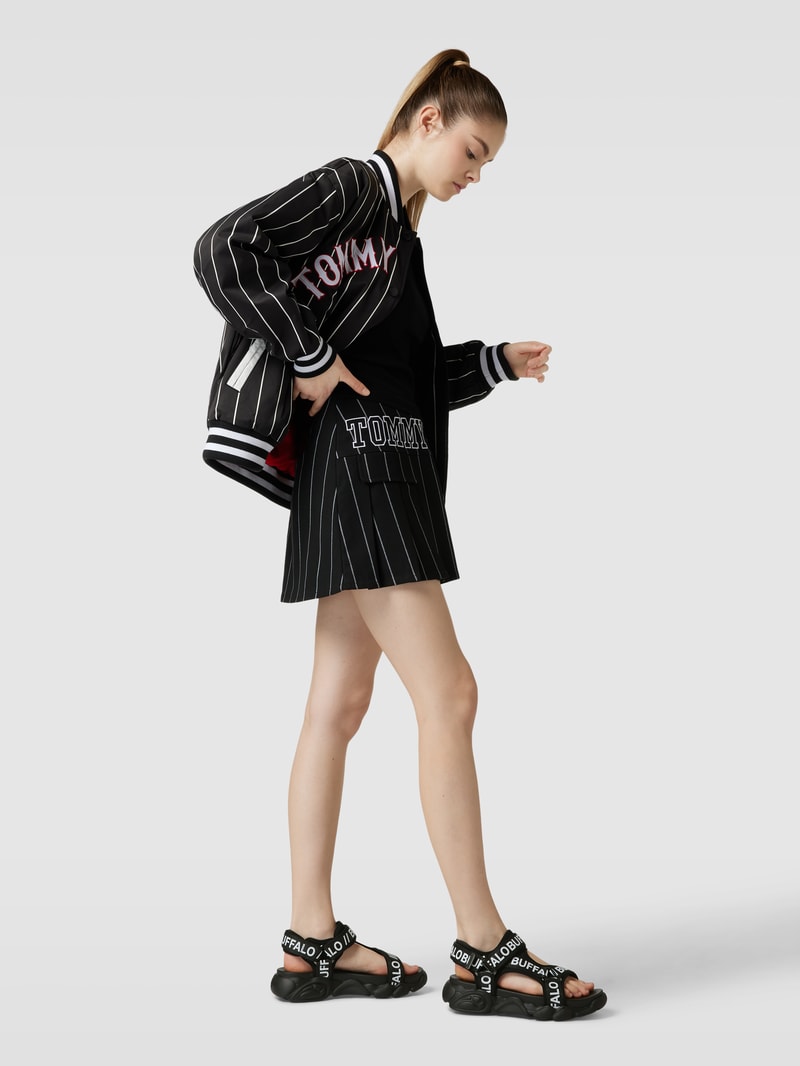 Sandalen mit Plateausohle in schwarz