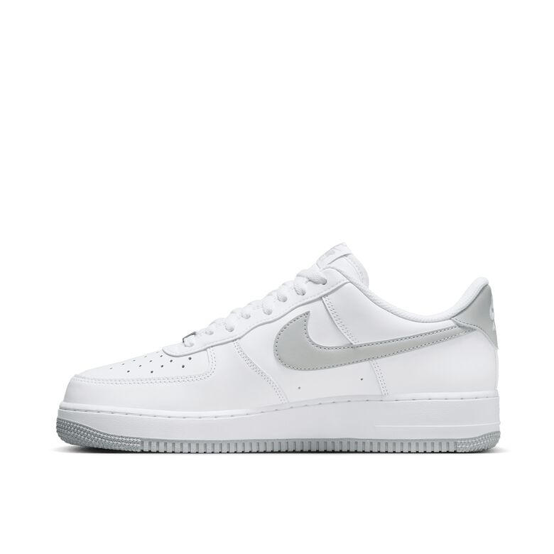 NIKE Wmns Air Force 1 Low 