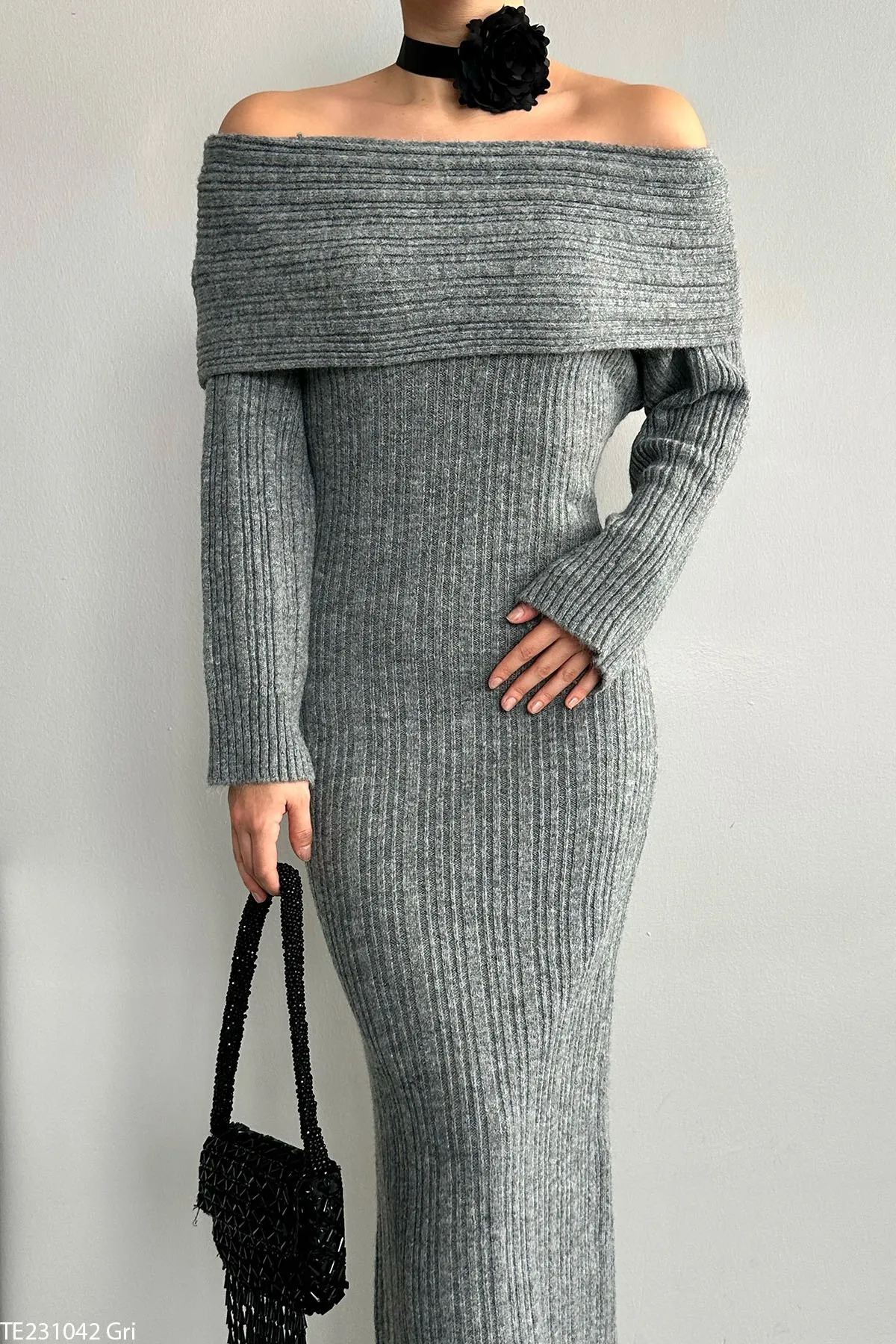Laluvia  Graues langes Kleid mit Schalkragen