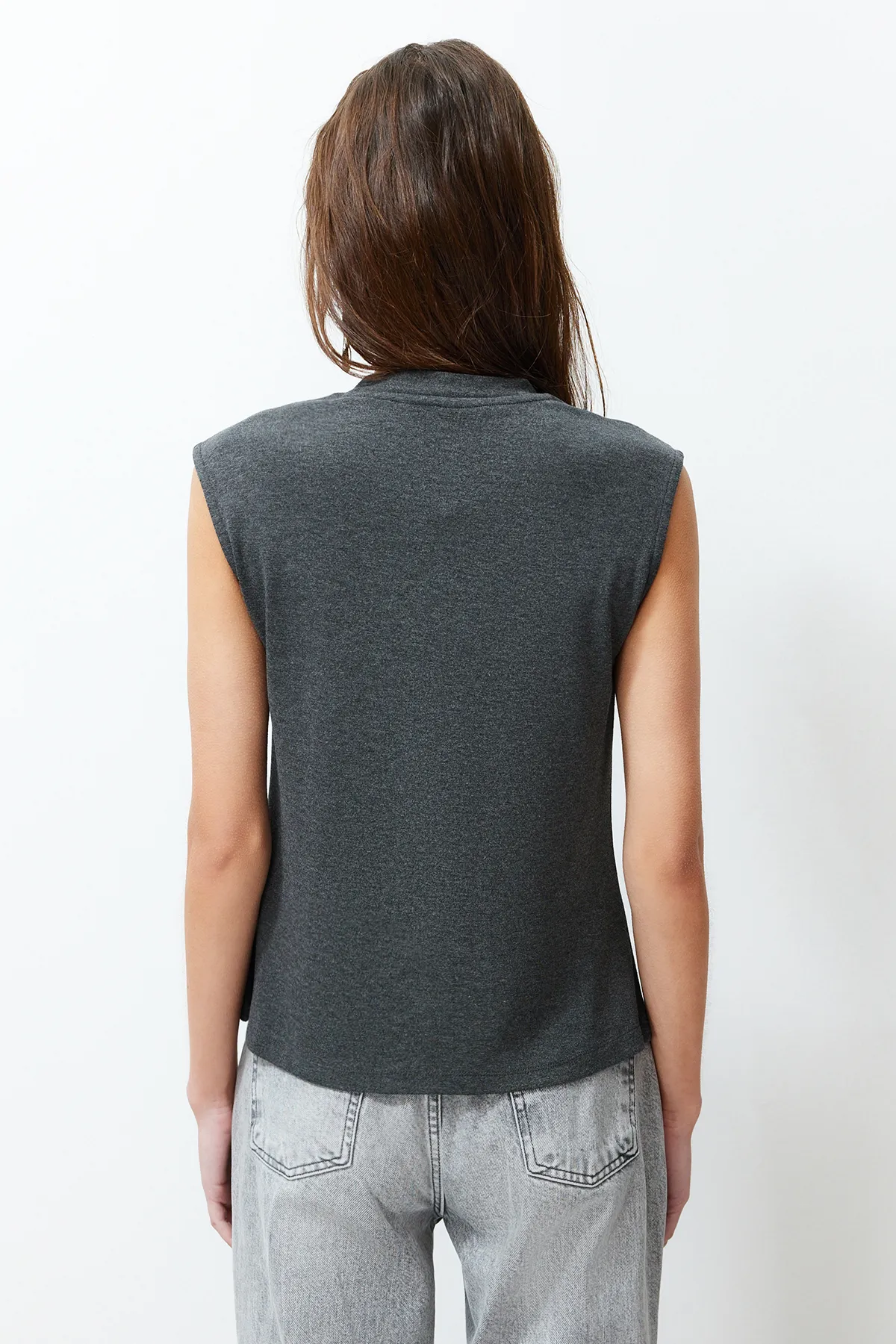 Trendyol Collection  Anthrazitfarbene Viskose/weicher Stoff Taillierte/Flexible Strickbluse TWOSS24BZ00432