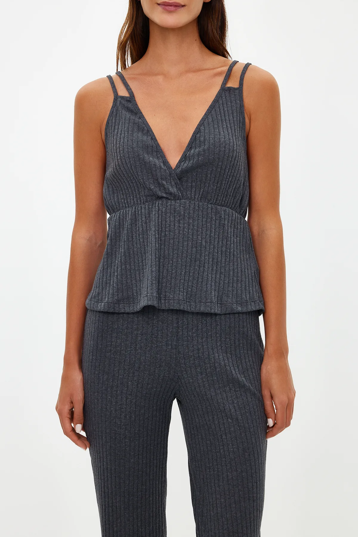 Trendyol Collection  Anthrazitfarbenes Pyjama-Set aus geripptem Baumwollseil mit Riemen THMSS21PT0125