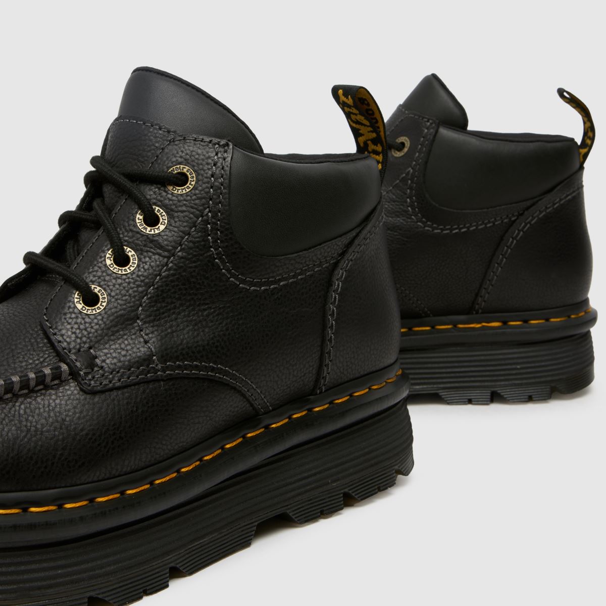 Dr. Martens zebcakk cipők fekete színben