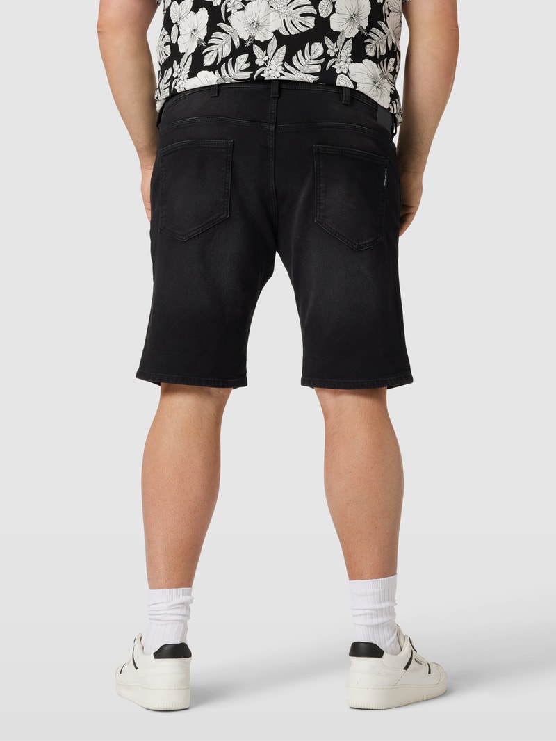 PLUS SIZE Jeansshorts mit Gesäßtaschen in schwarz