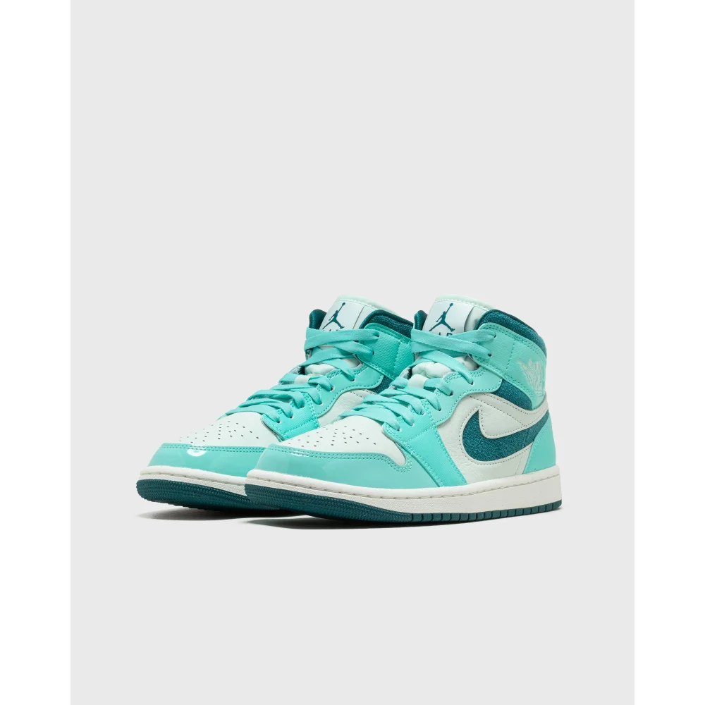 NIKE JORDAN Air 1 SE WMNS Mid DZ3745-300 / grün