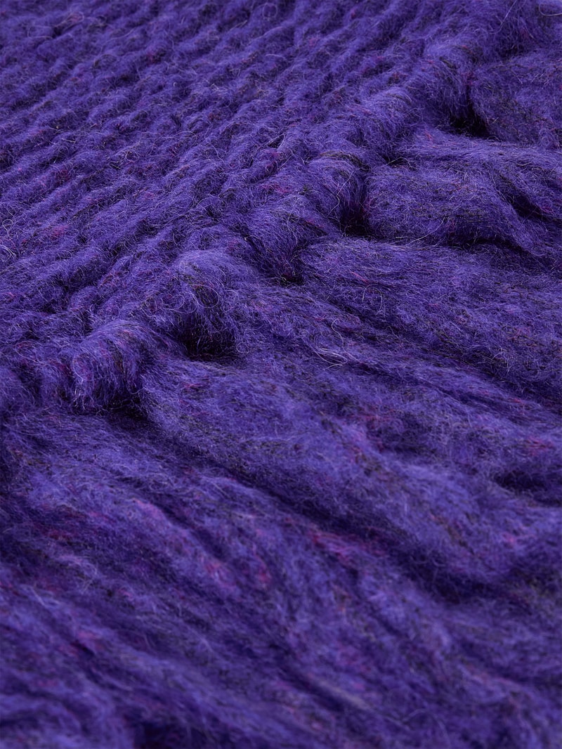 Strickschal mit Fransen in lila