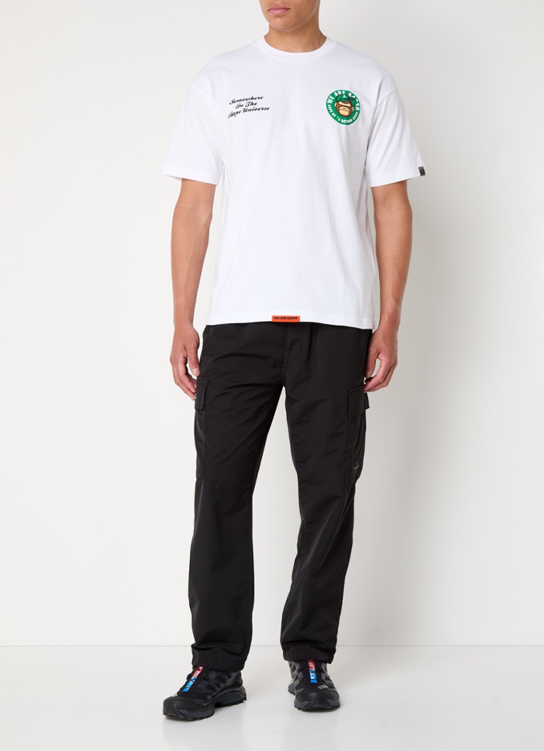 Tricou simplu al echipei Aape cu logo și imprimeu pe spate.