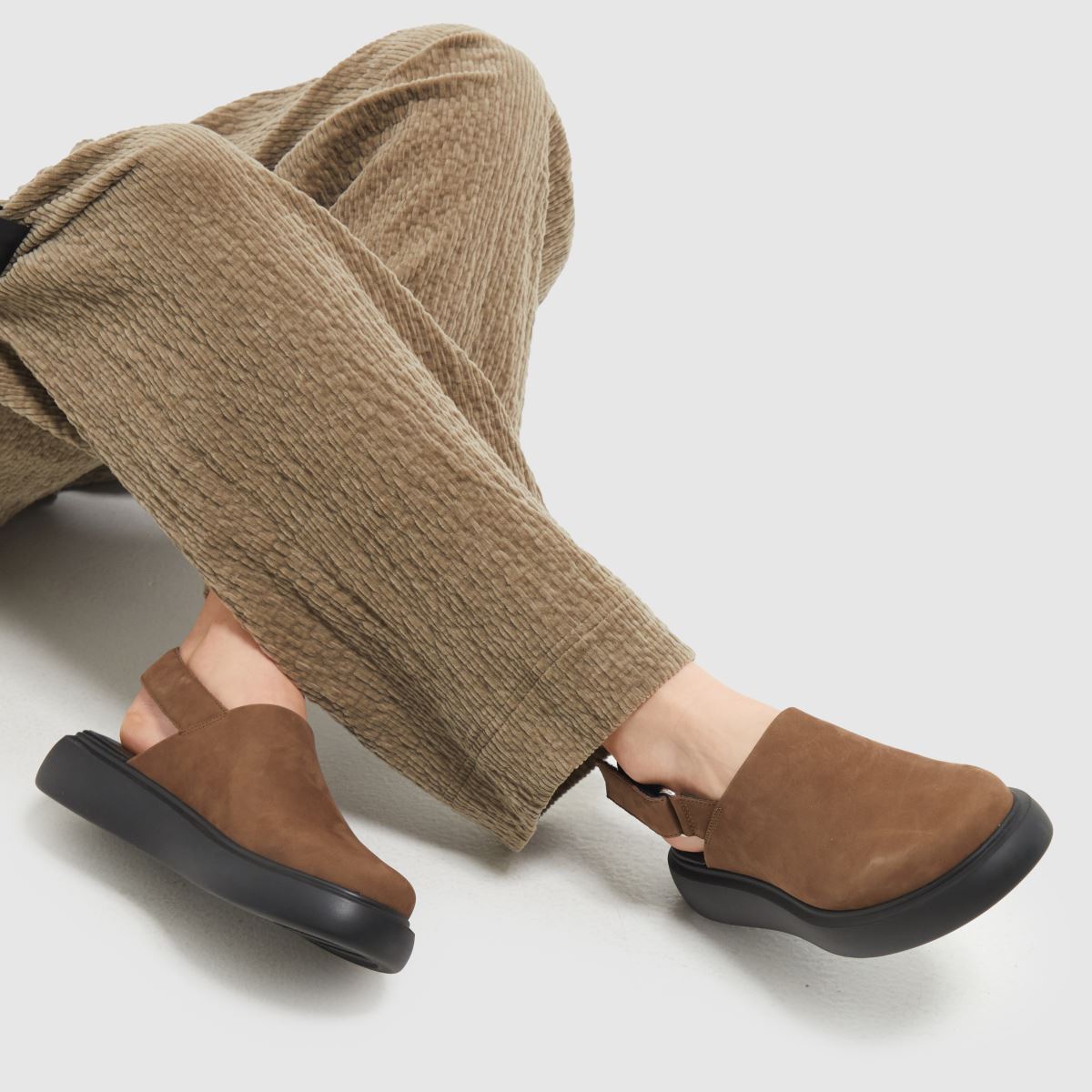 Vagabond Shoemakers – Blenda – Mörkbruna mulesandaler med stängd tå