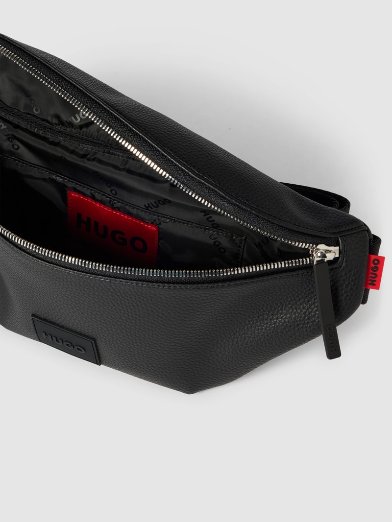 Bauchtasche in Leder-Optik in schwarz