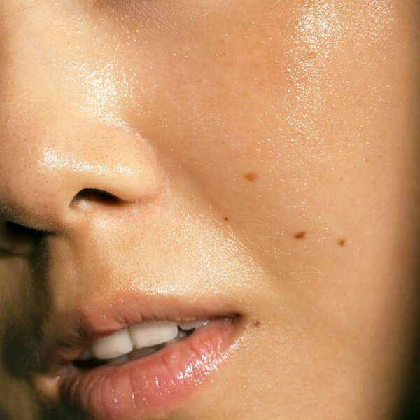 MÁDARA Peel Creamy Clay AHA Peeling Mask Gesichtsmaske