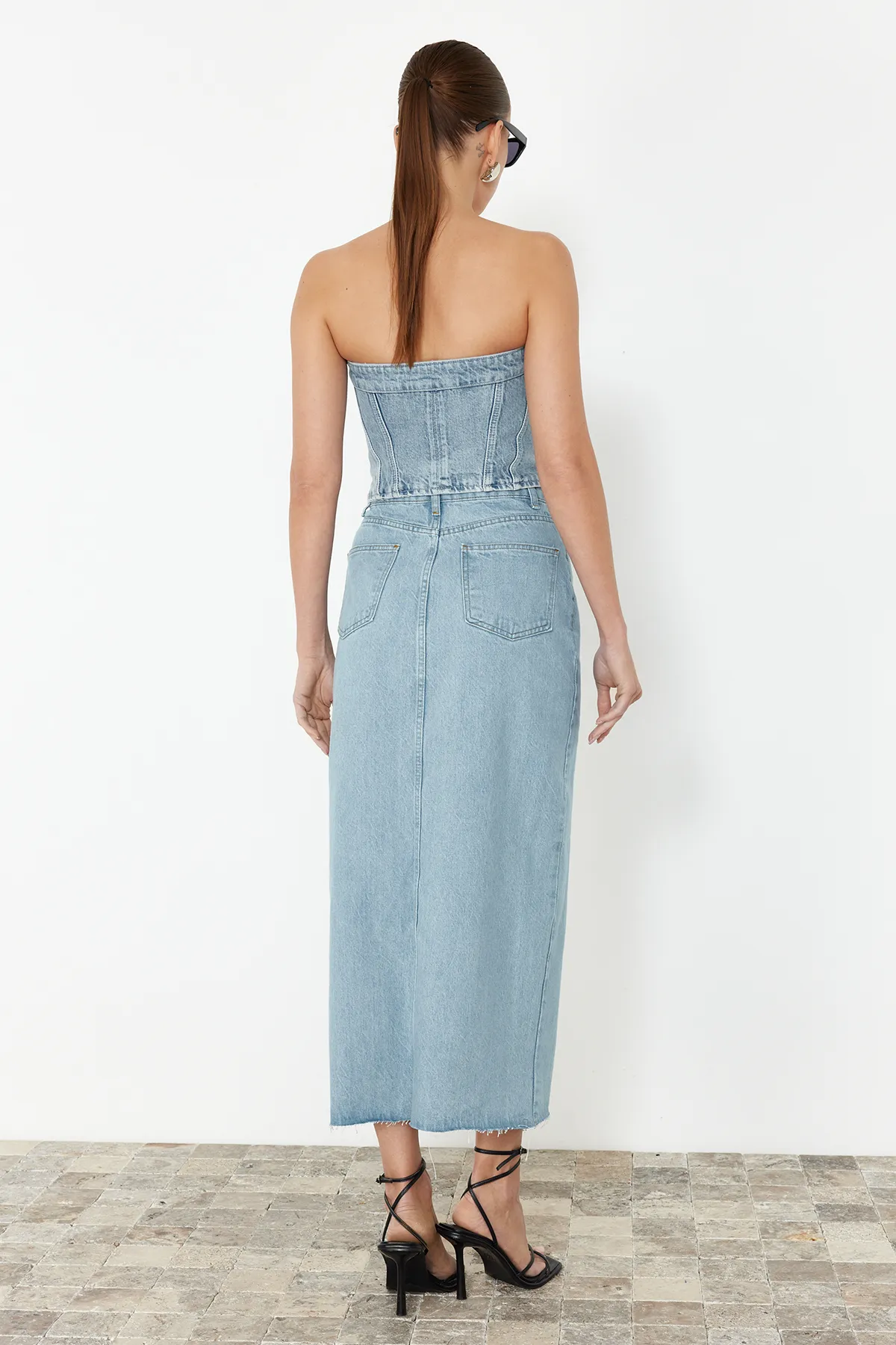 Trendyol Collection  Blauer geschlitzter Maxi-Jeansrock TWOSS23ET00290