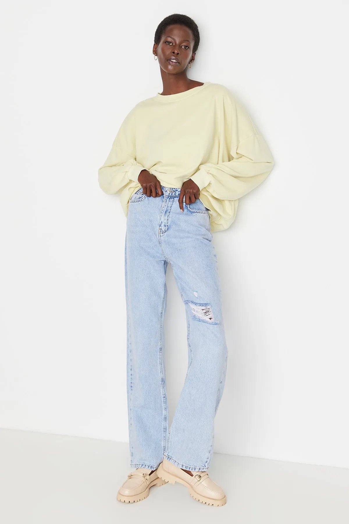 Trendyol Collection  Blaue zerrissene High Waist Lange Gerade Jeans TWOSS22JE0236