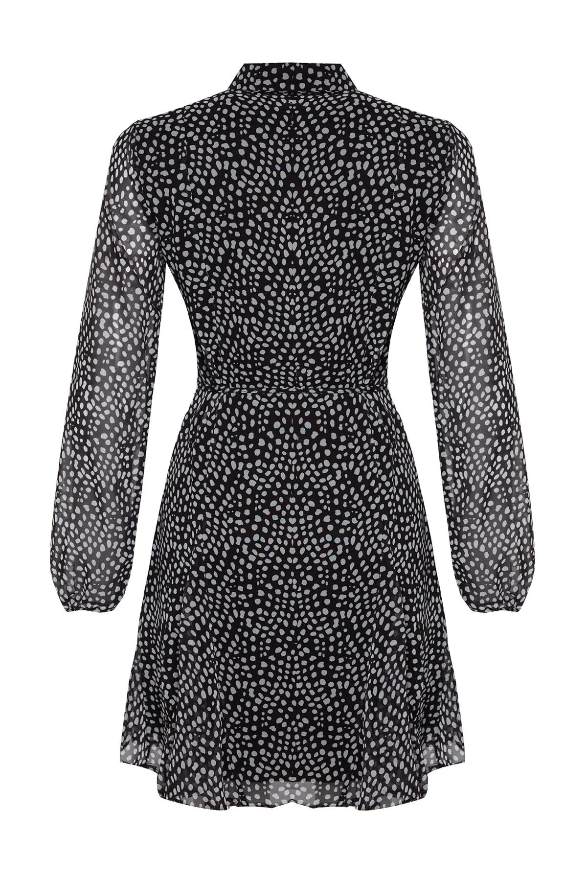 Trendyol Collection  Schwarzes, gepunktetes Mini-Hemdkleid aus gewebtem Chiffon mit Futter TWOAW24EL00247
