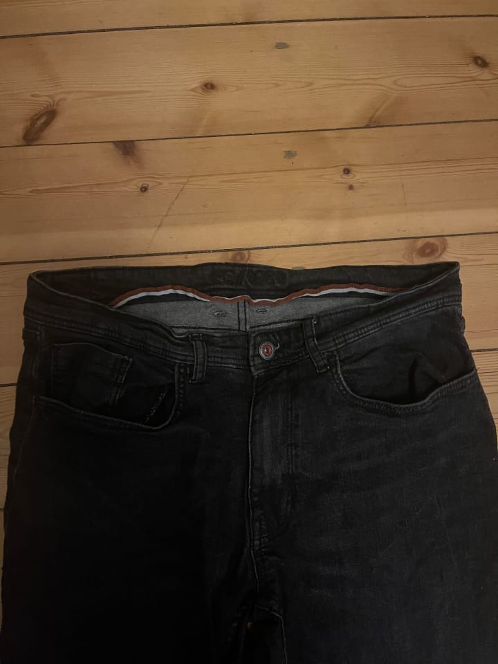 FQ1924 Gerade Jeans in schwarz günstig kaufen W31/L34
