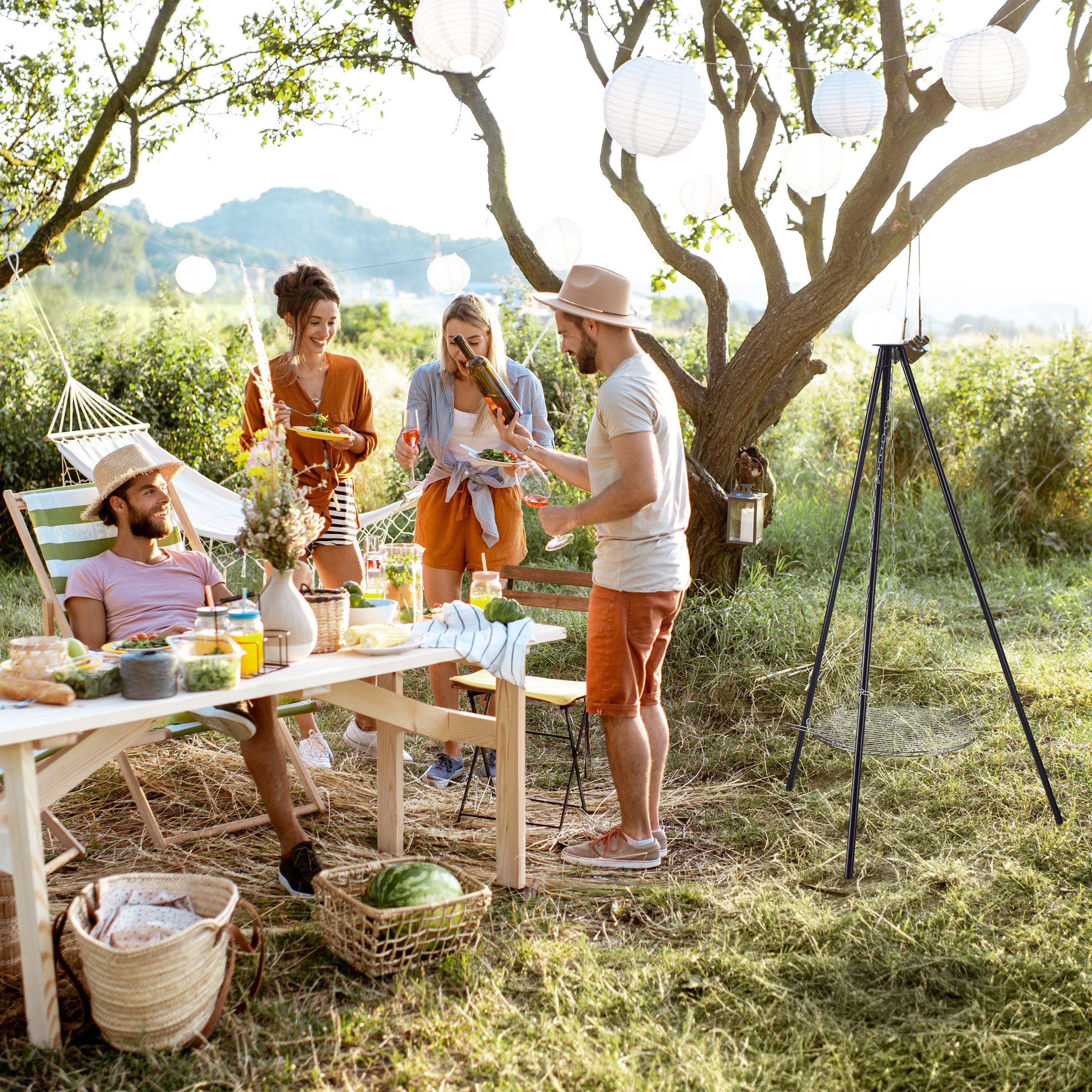 relaxdays Holzkohlegrill Schwenkgrill Dreibein mit Grillrost