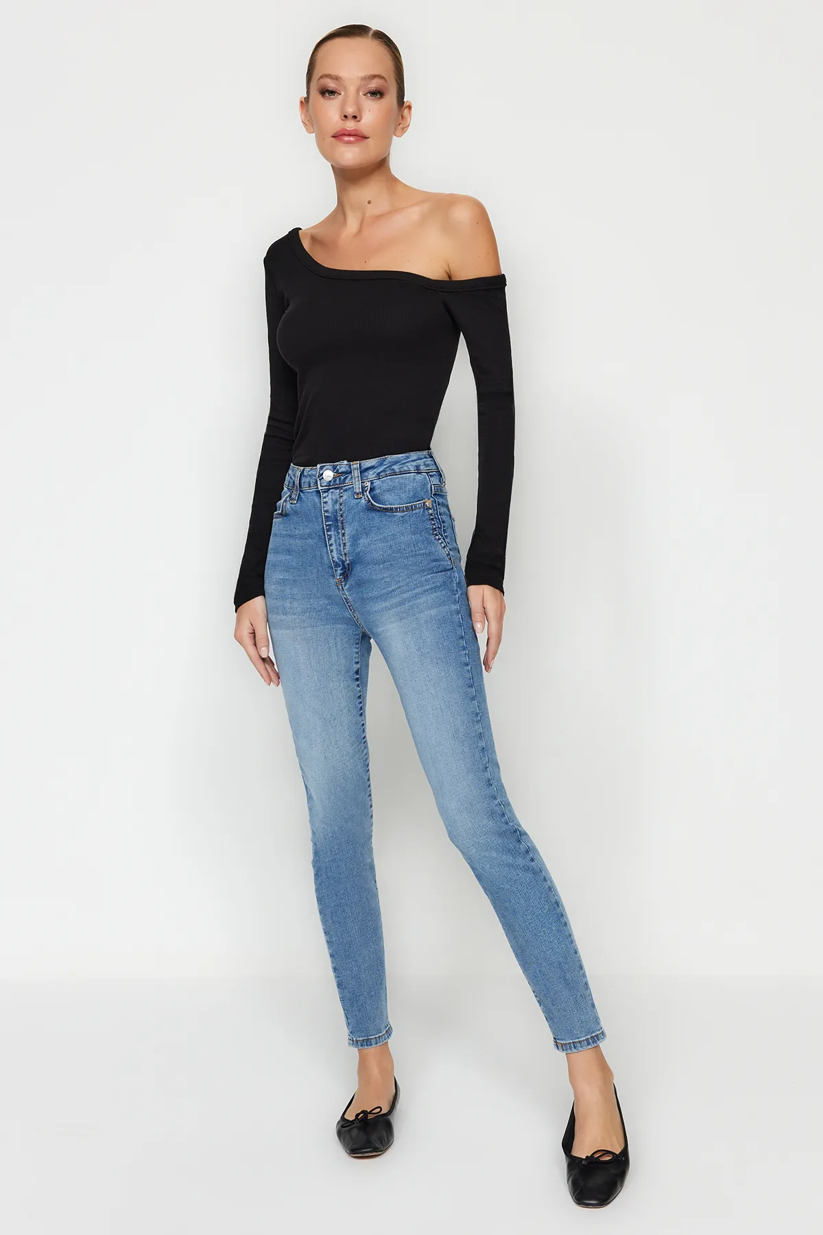 Trendyol Collection  Blaue Skinny Jeans mit hoher Taille und Taschendetail TWOAW24JE00279
