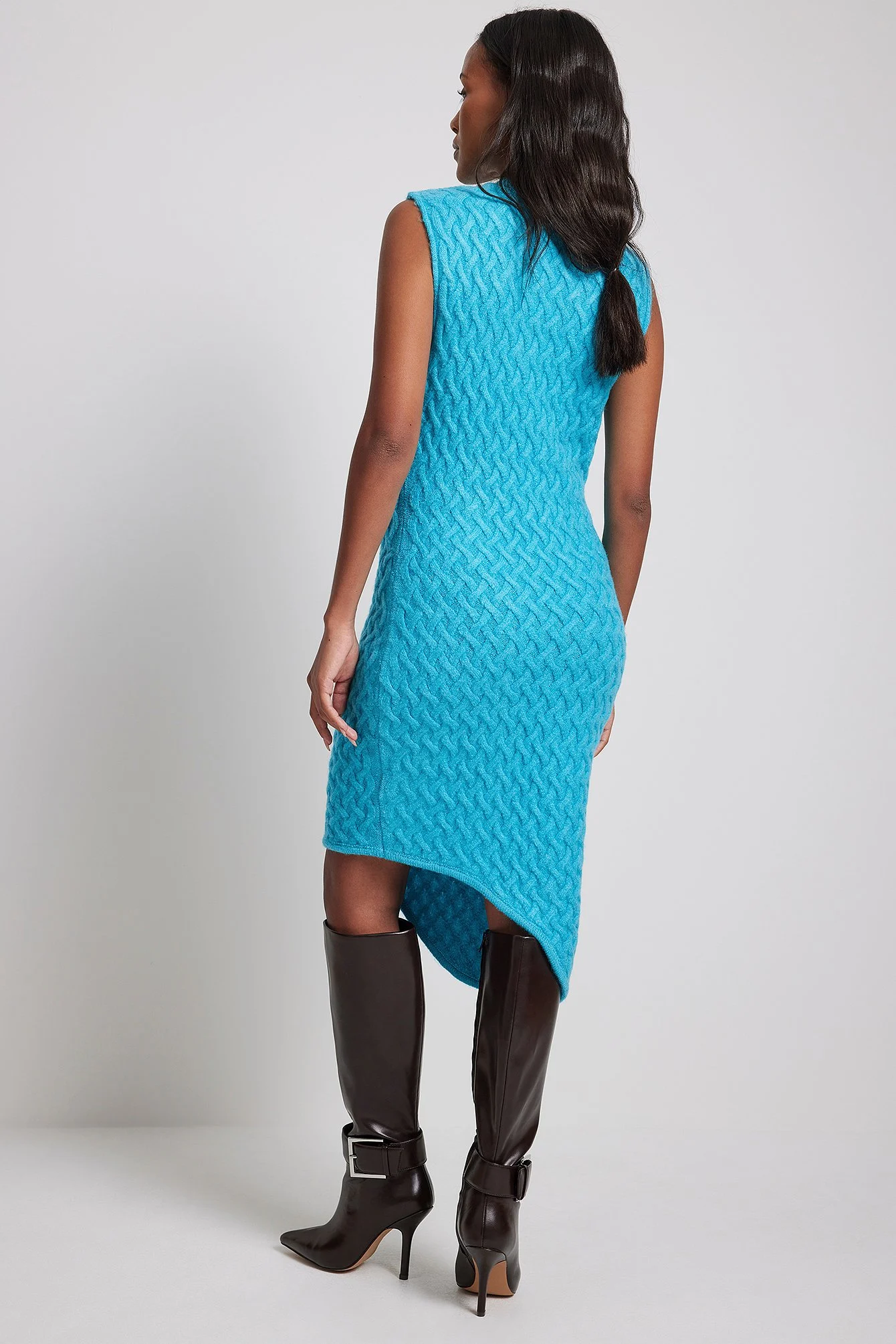 Asymmetrisches Zopfstrick Minikleid