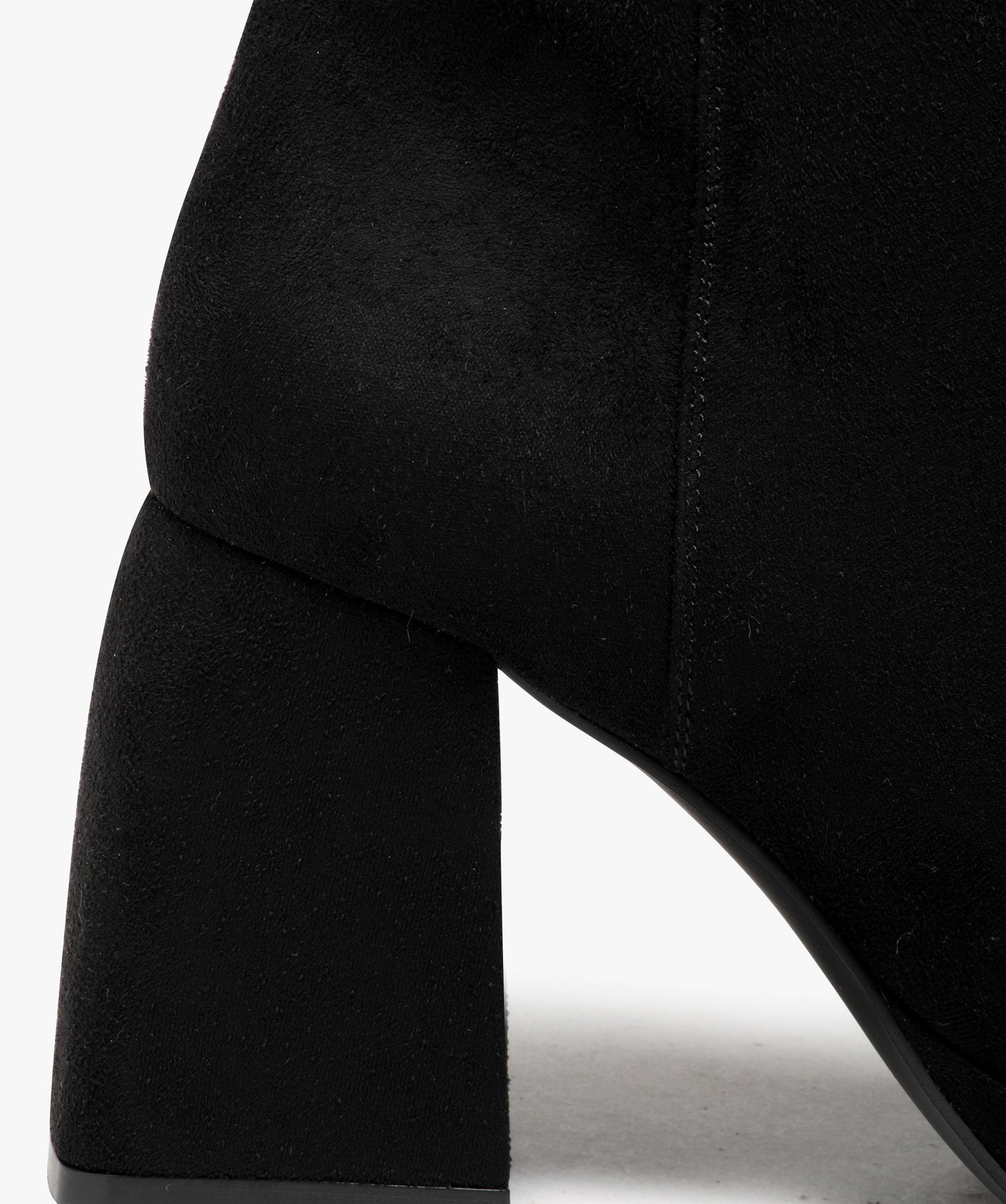 Boots femme à talon flare et en suédine unie noir | GEMO