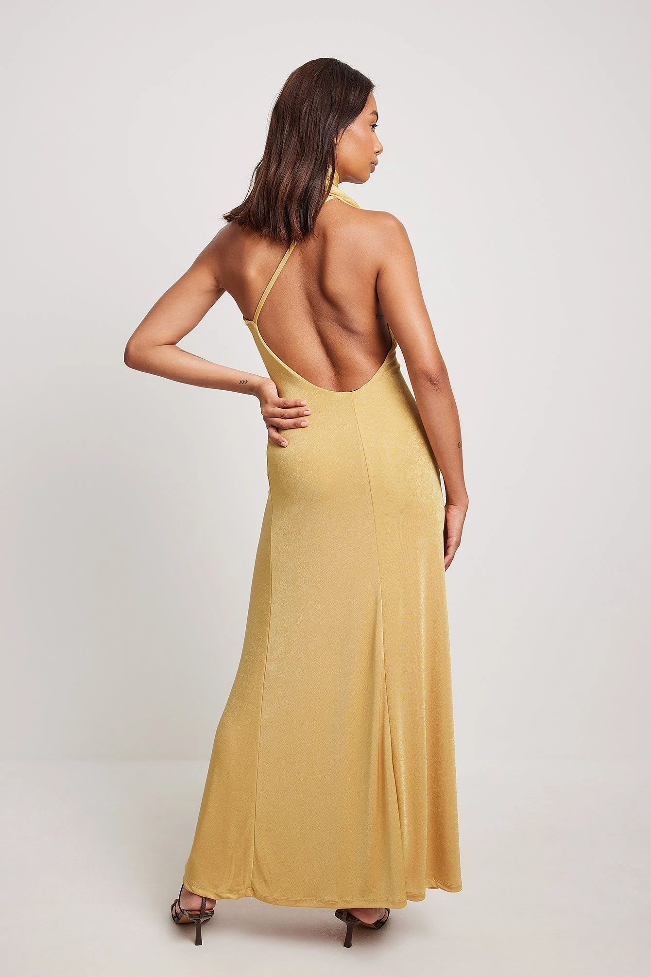 Maxikleid mit Neckholder und hohem Schlitz