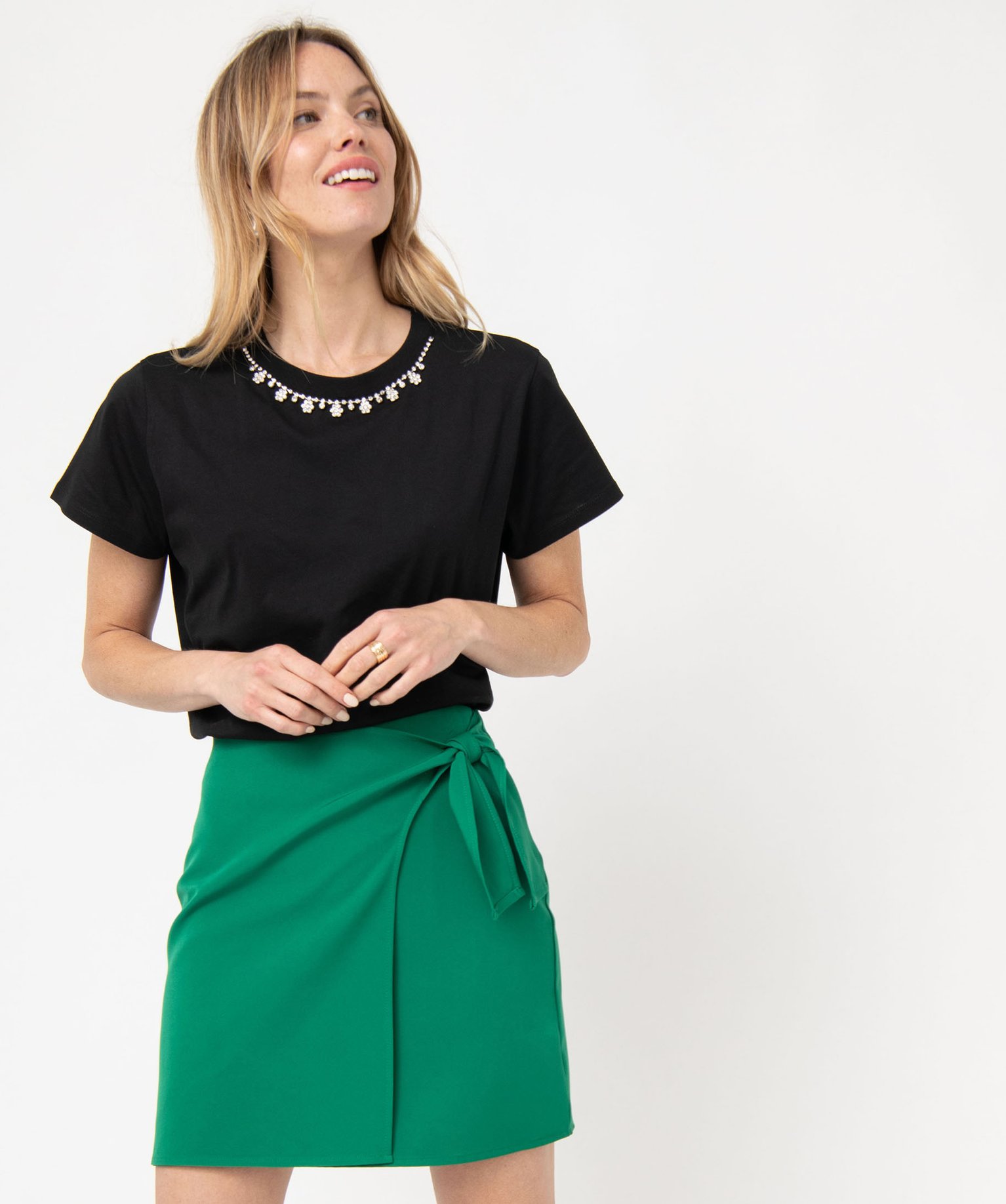 Tee-shirt droit à manches courtes et strass femme noir | GEMO