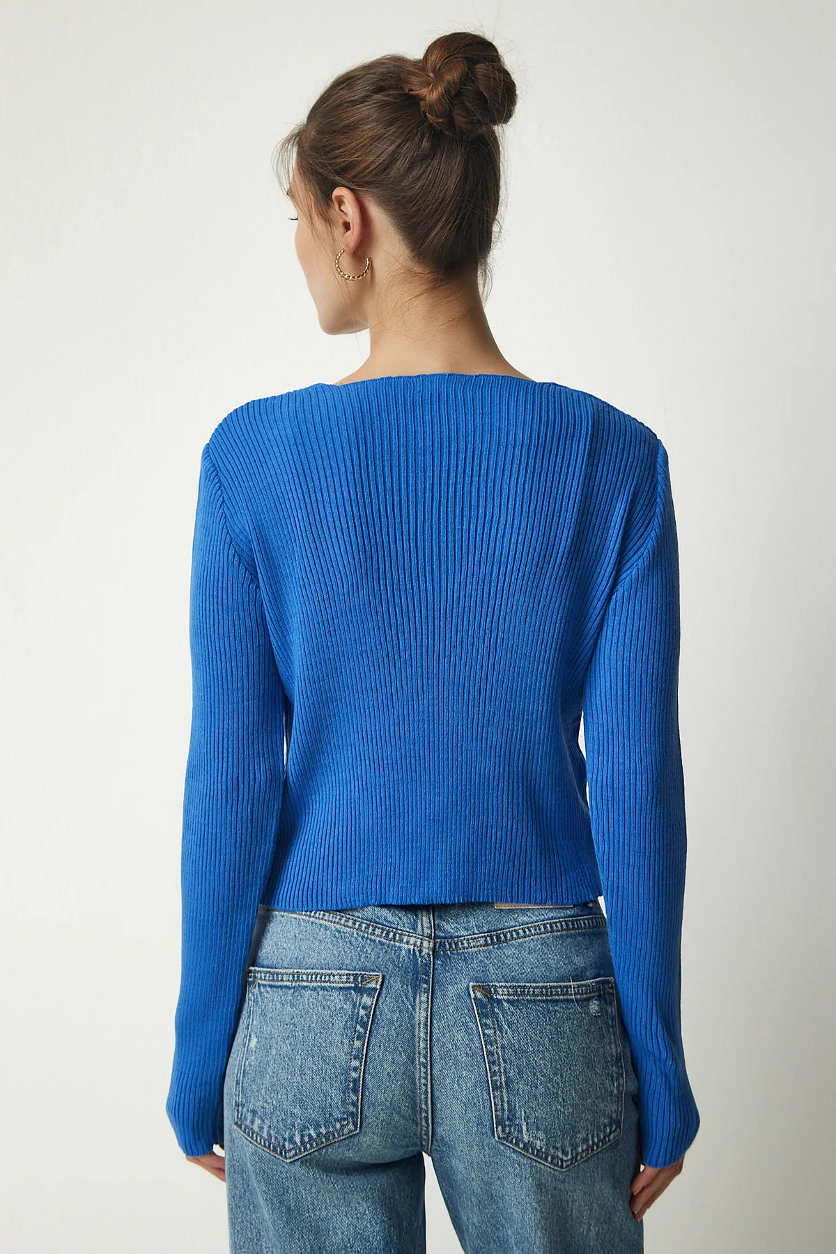 Happiness İstanbul  Blaues Crop-Cardigan-Set aus Rippstrick für Damen MT00143