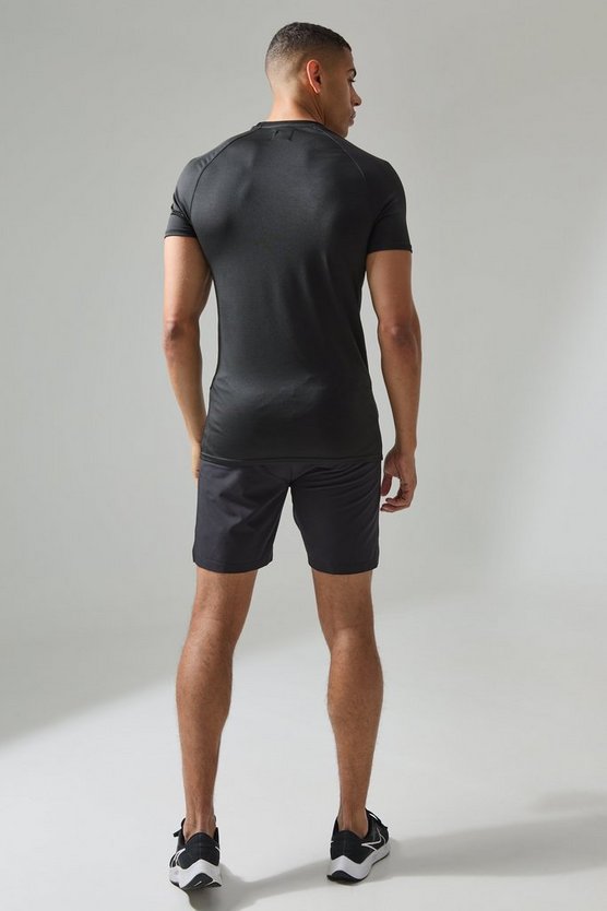 Man Active Lightweight Essentials Fitness Muscle-Fit T-Shirt