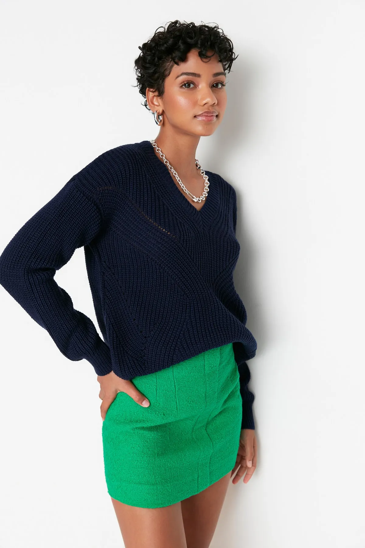Trendyol Collection  Marineblauer Strickpullover mit Lochmuster TWOAW21KZ0690