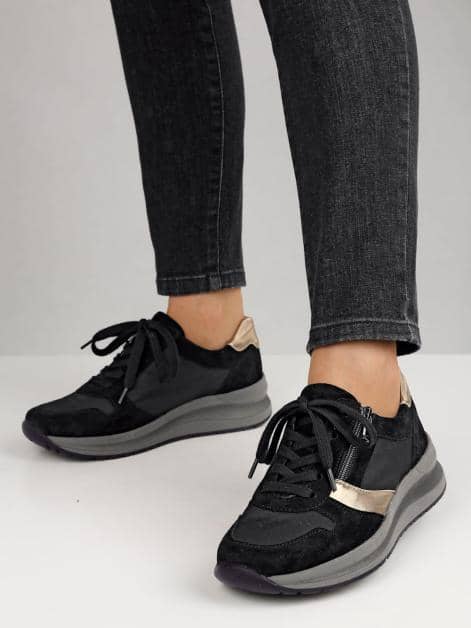 Schnürschuh mit Shock-Absorber