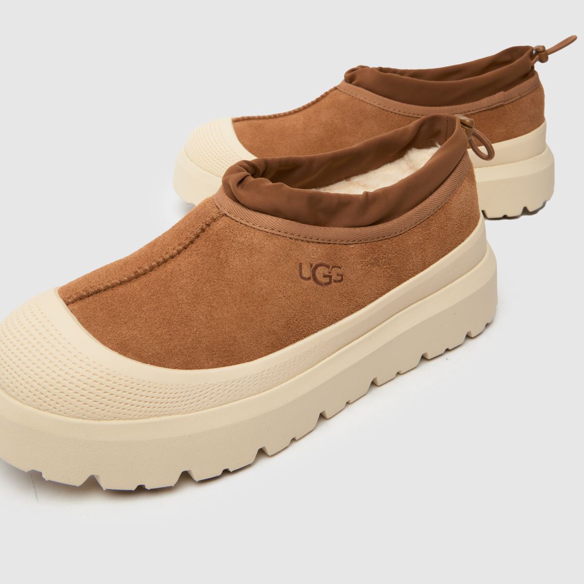 UGG – Tasman – Hybridskor i kastanjebrun färg