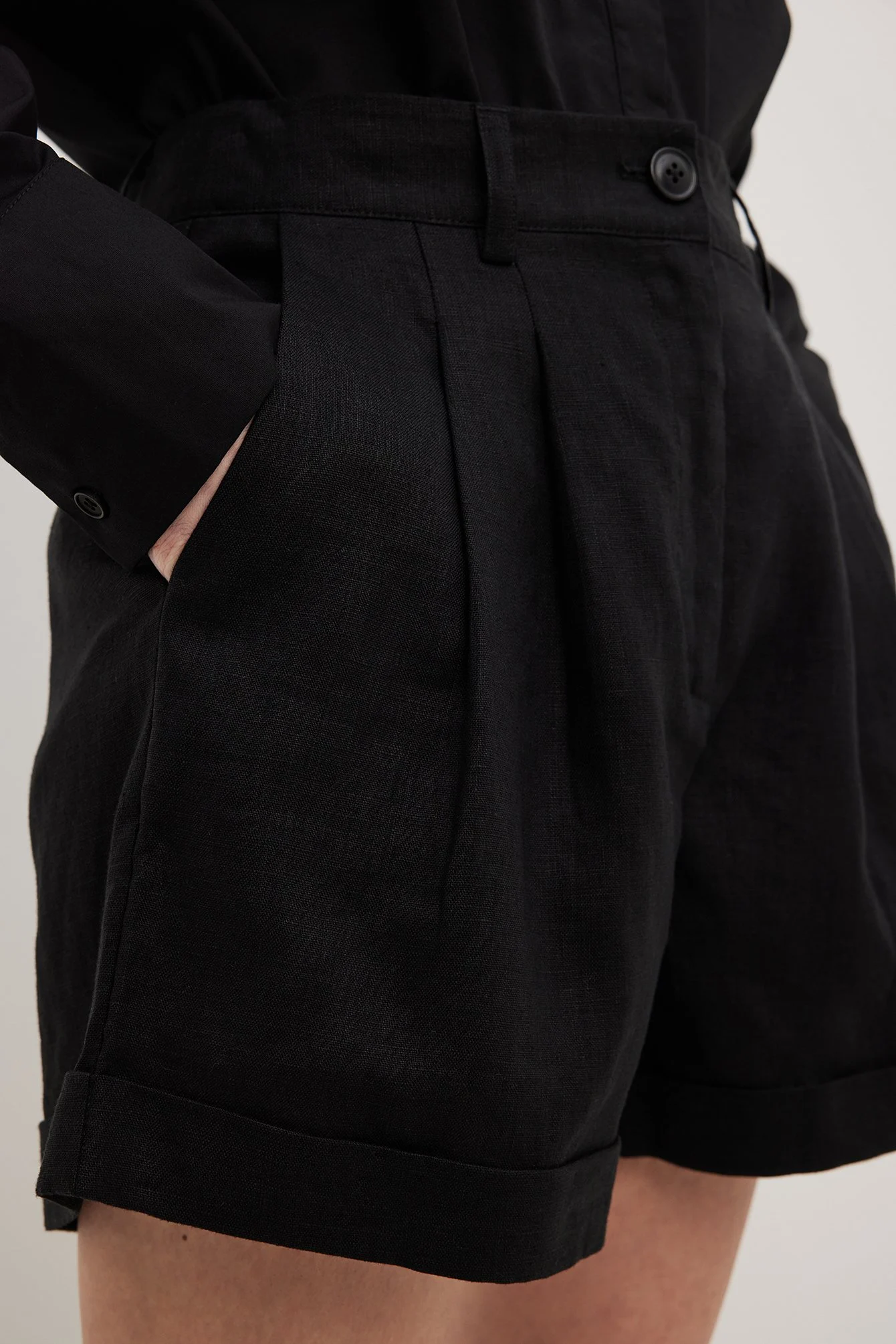 Kurze Leinenhose
